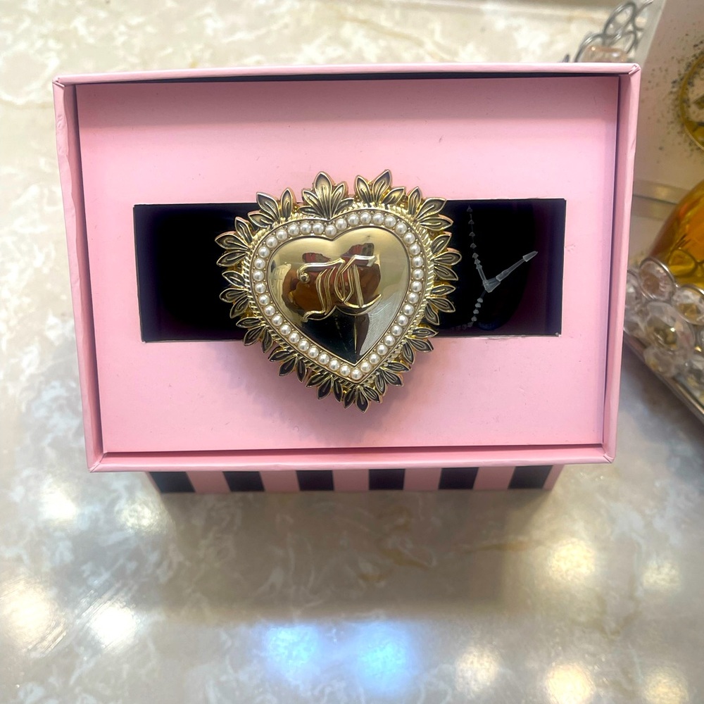 Women’s 🖤 Buckle Heart Belt - Picture 3 of 6